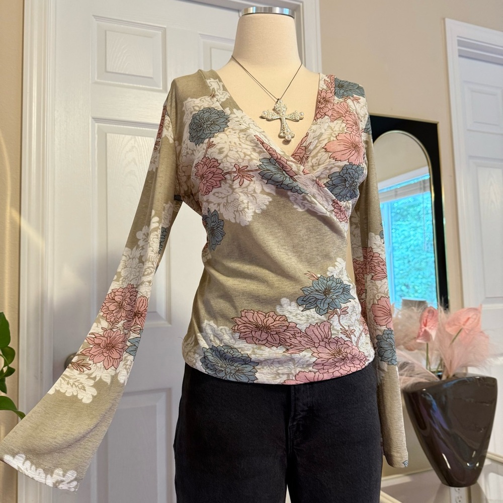 ❌SOLD❌ Vintage Y2K Floral Print Wrap Front Top
